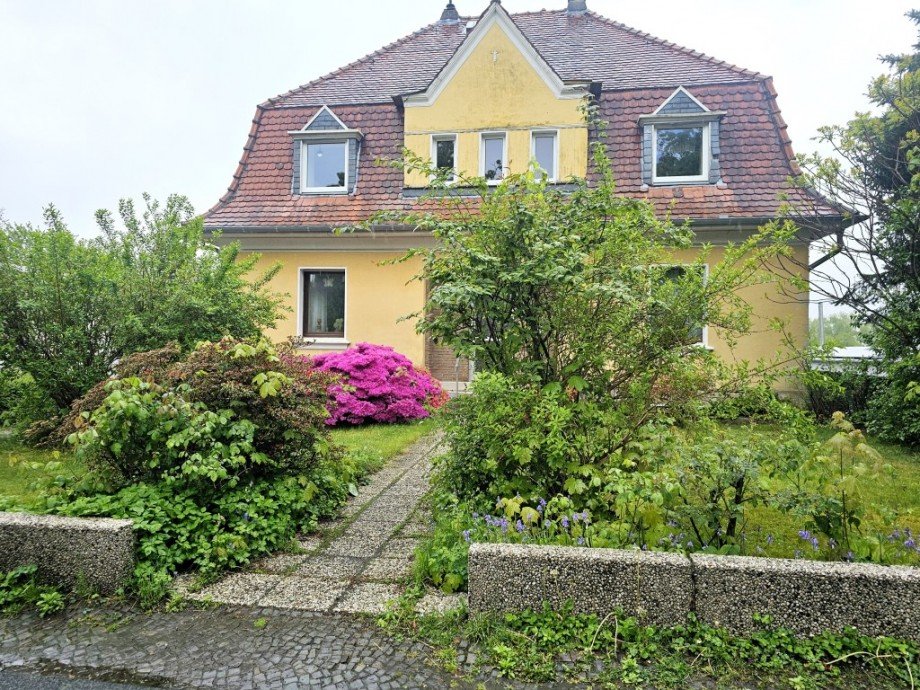 Hausansicht Mehrfamilienhaus Solingen