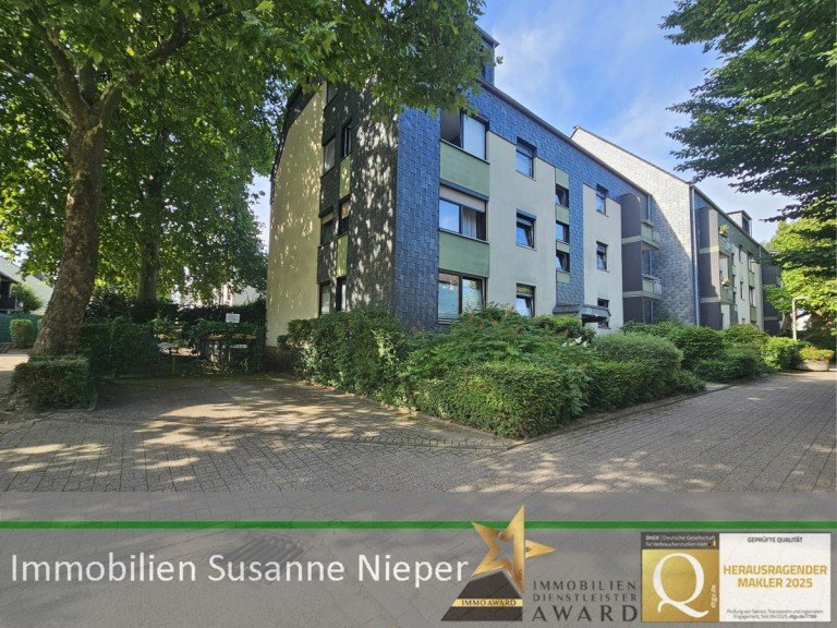 Hausansicht Monheim Dachgeschosswohnung Einziehen und Wohlf�hlen - TOP Wohnung mitDachterrasse, Einbauk�che und Tiefgargenstellplatz in Monheim am Rhein