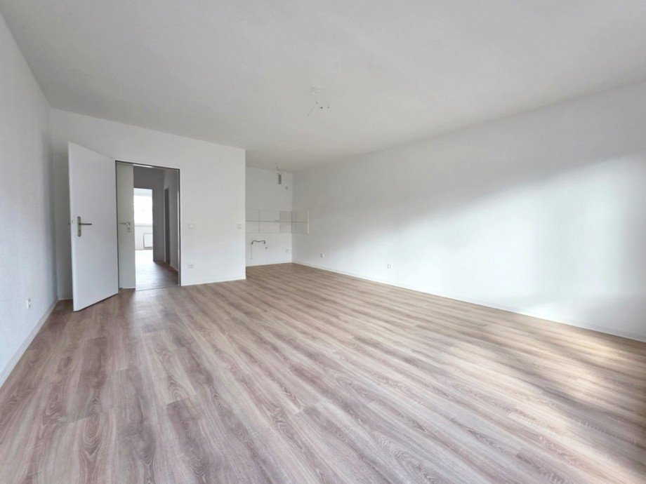 Wohnzimmer mit offener K�che Etagenwohnung Wuppertal