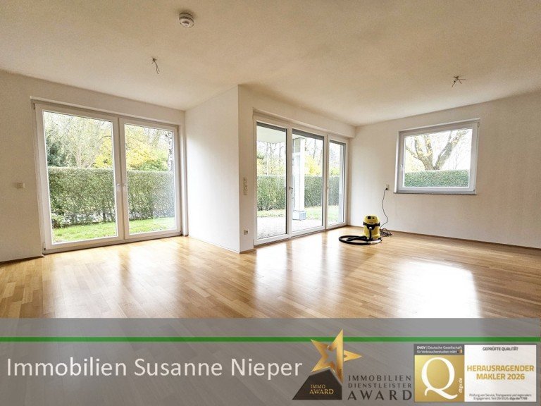 Wohnzimmer Bochum Erdgeschosswohnung Haus im Haus Domizil mit Garten, Tiefgarage und Einbauk�che - Barrie- und bezugsfrei in Bochum