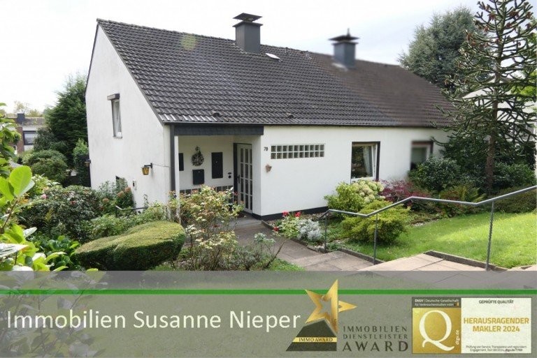 Hausansicht Erkrath Doppelhaush�lfte H�bsche, solide Split-Level-Doppelhaush�lfte in ruhiger und sch�ner Lage von Erkrath